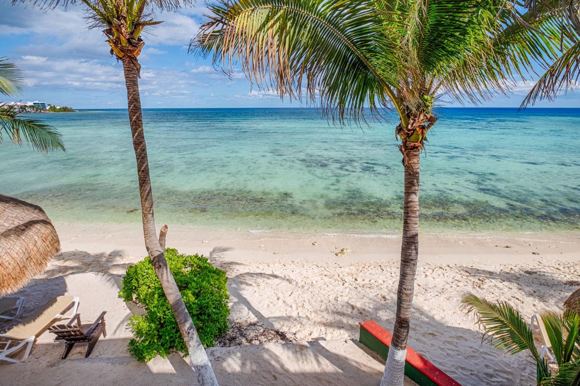 Del Sol Beachfront Акумал Екстериор снимка