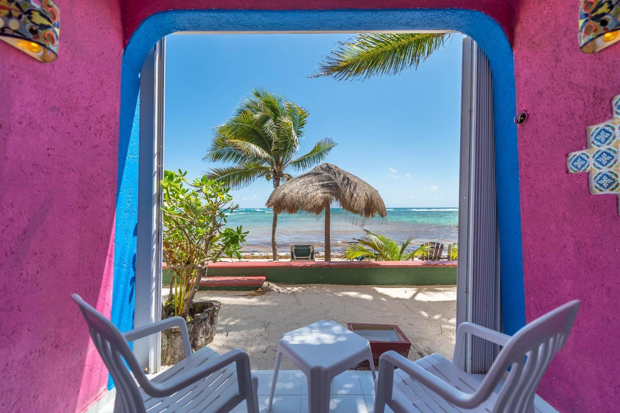 Del Sol Beachfront Акумал Екстериор снимка