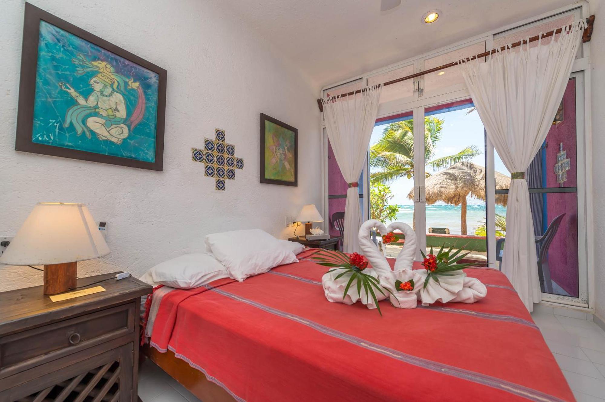 Del Sol Beachfront Акумал Екстериор снимка