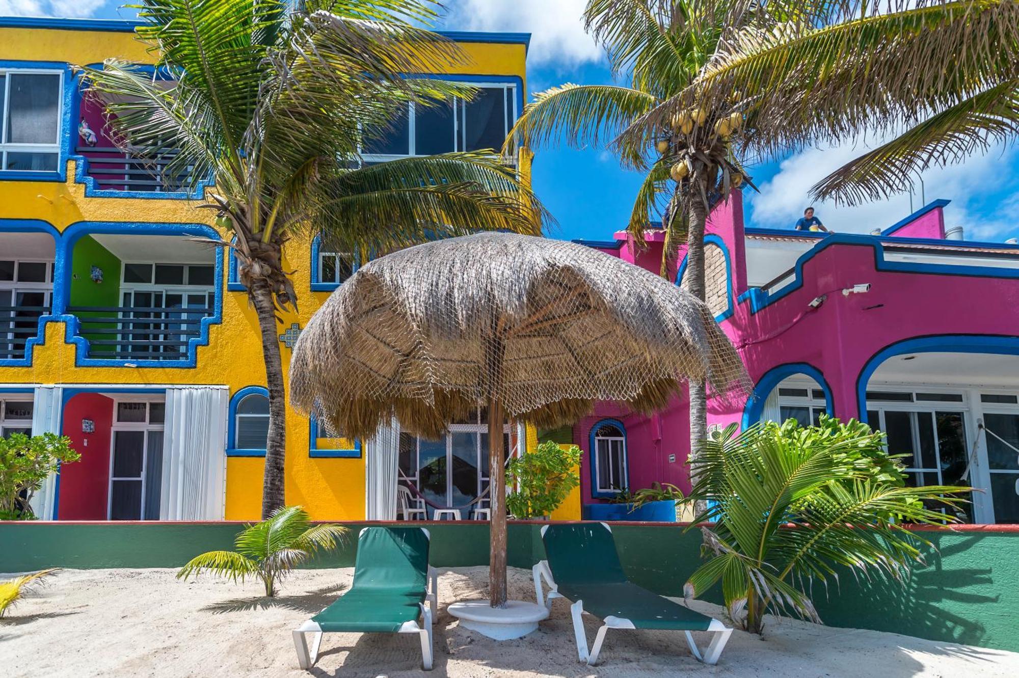 Del Sol Beachfront Акумал Екстериор снимка